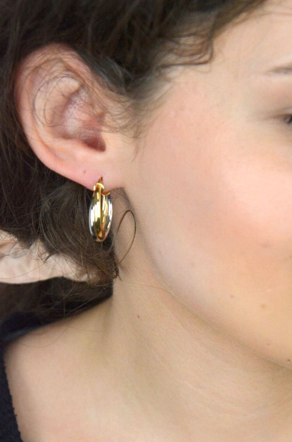 Kolczyki złote owalne połączenie białego i żółtego złota pr 585, KL 4484A Złote wiszące kolczyki owalne – połączenie białego i żółtego złota. Eleganckie i stylowe kolczyki wiszące o owalnym.jpg